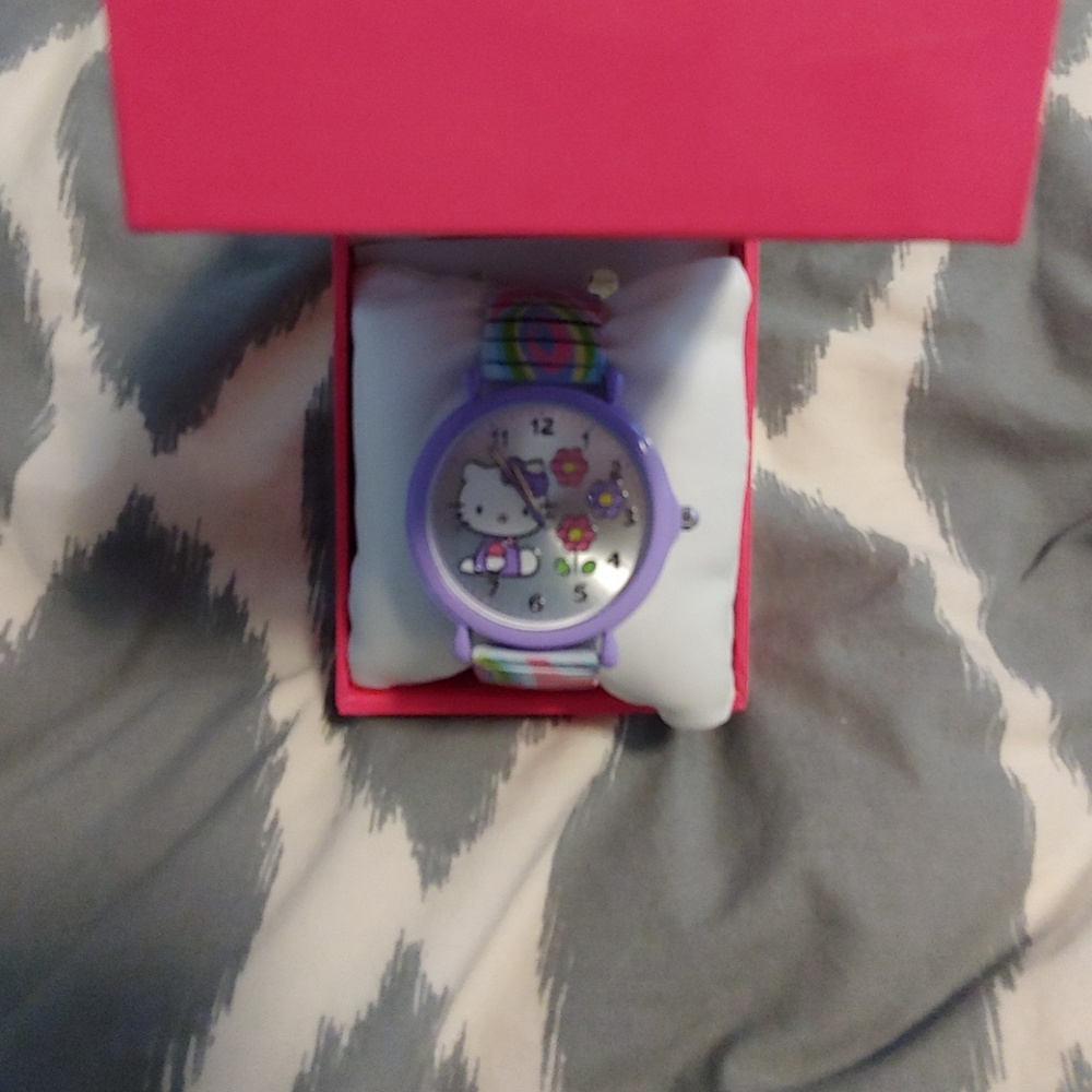 Hello kitty watch! - Picture 2 of 4